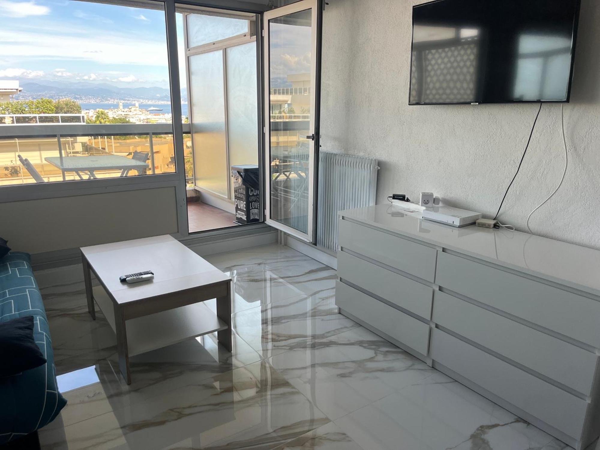 Apartment La Perle De Les Pins *